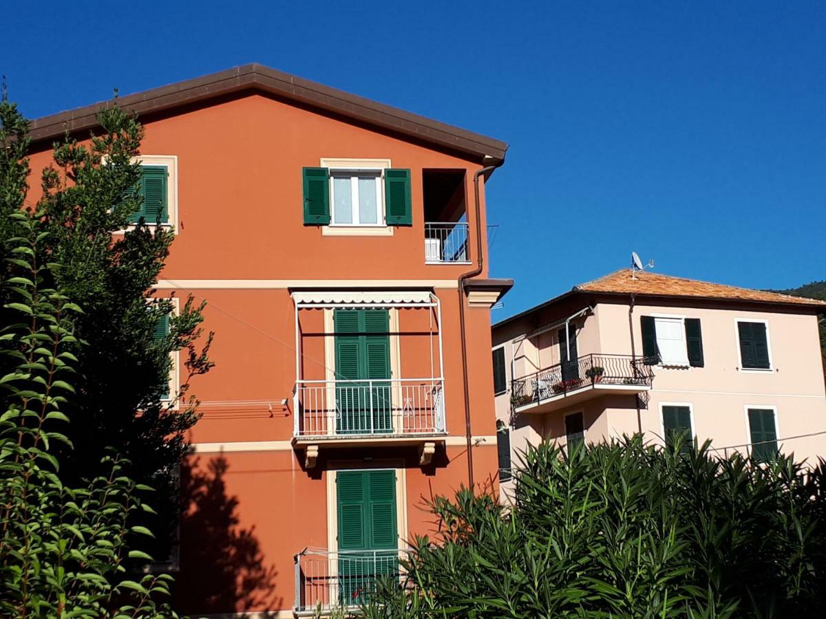 Appartamenti Enrica Moneglia Exteriör bild