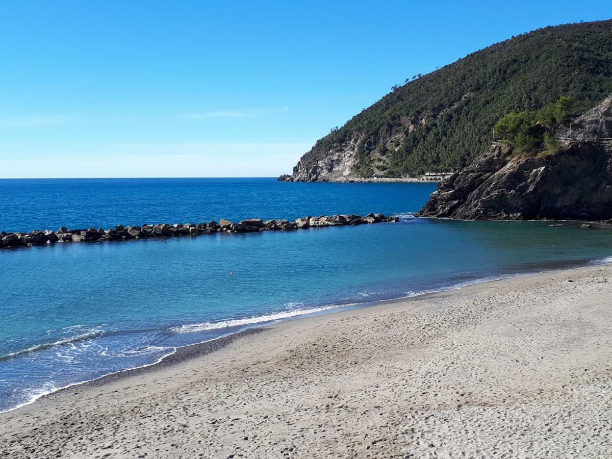 Appartamenti Enrica Moneglia Exteriör bild