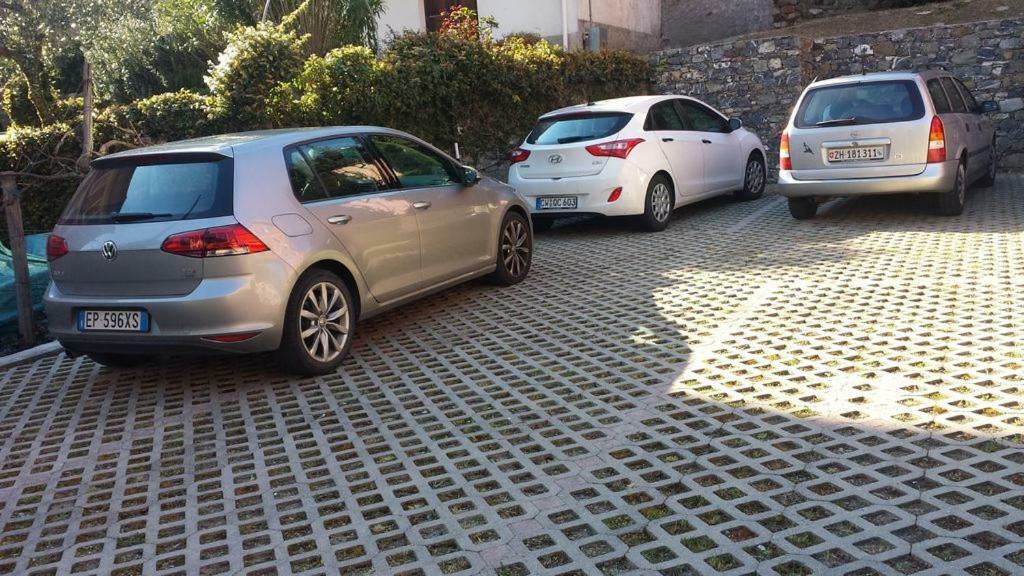 Appartamenti Enrica Moneglia Exteriör bild