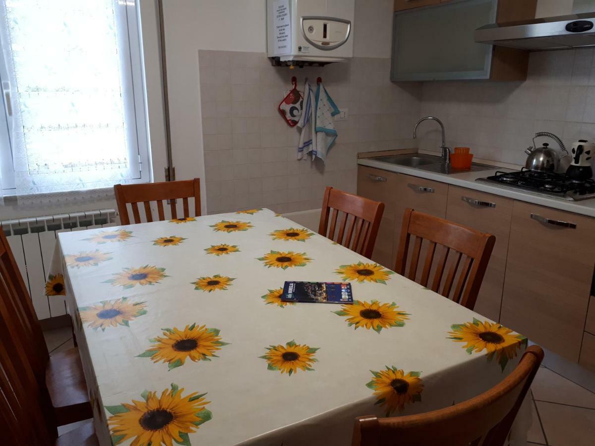 Appartamenti Enrica Moneglia Exteriör bild